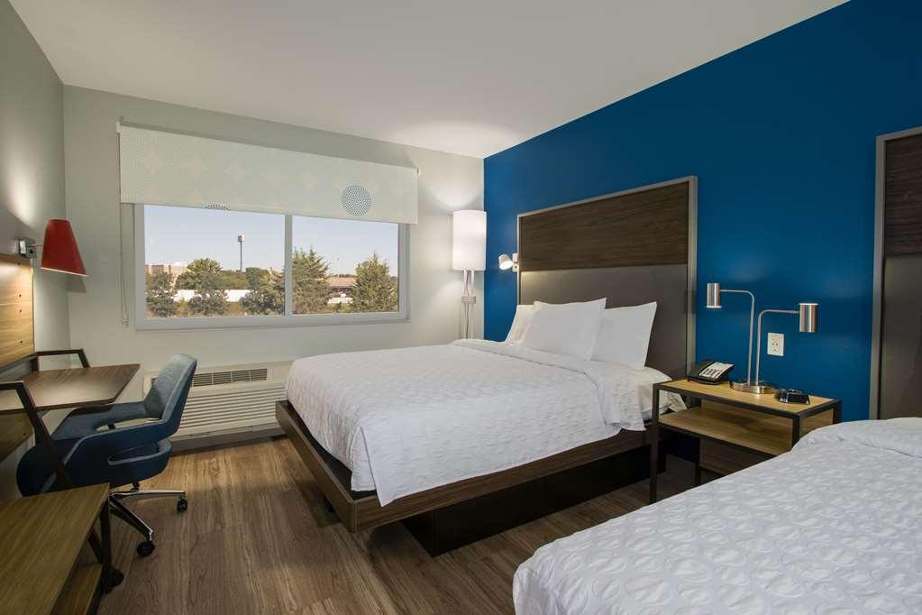 Tru By Hilton Grove City Columbus Room photo